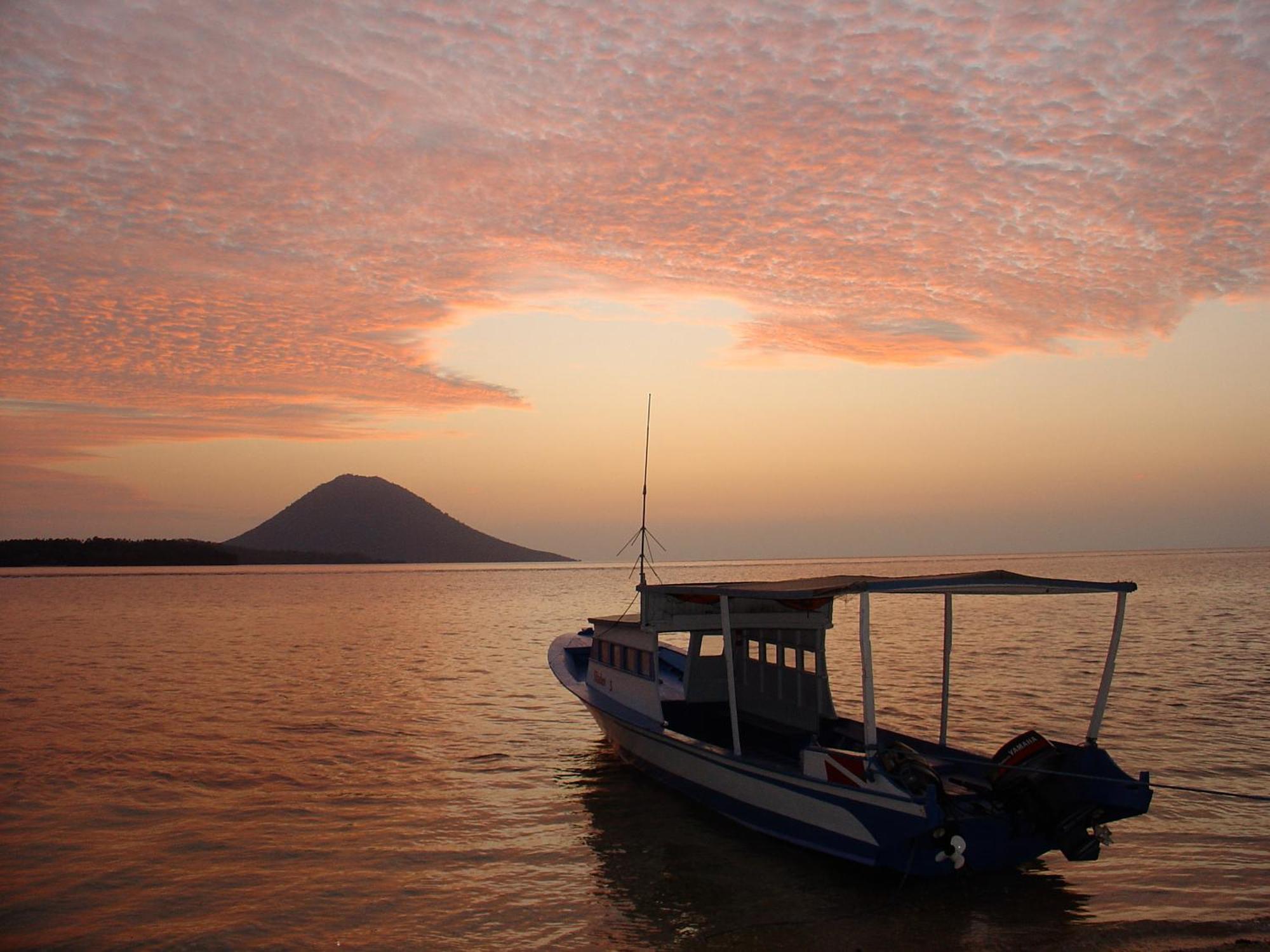 Siladen Resort & Spa Bunaken Exterior photo